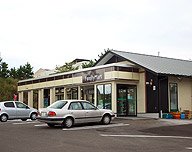 茶色のファミリーマート